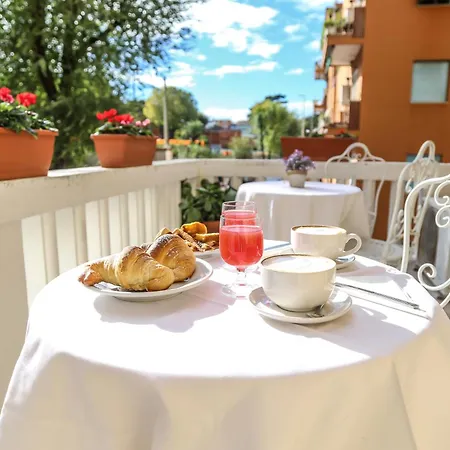 Hotel Athena 3*