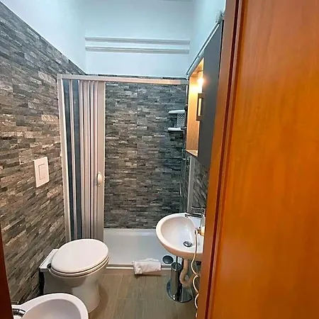 Hotel Athena 3*
