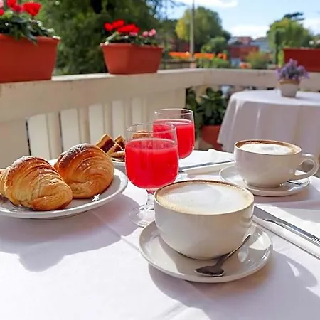 Hotel Athena 3*
